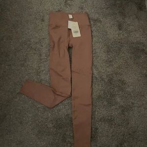 High waisted light pink leggings